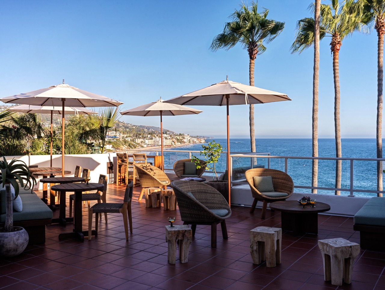 Casa Loma Beach Hotel