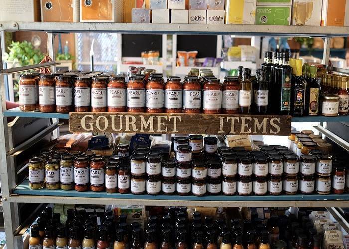 Avoid the Mall and Shop Small This Holiday Season in Laguna Beach!